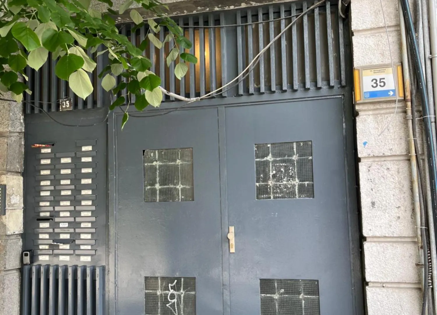 Tevi Apartments Warna