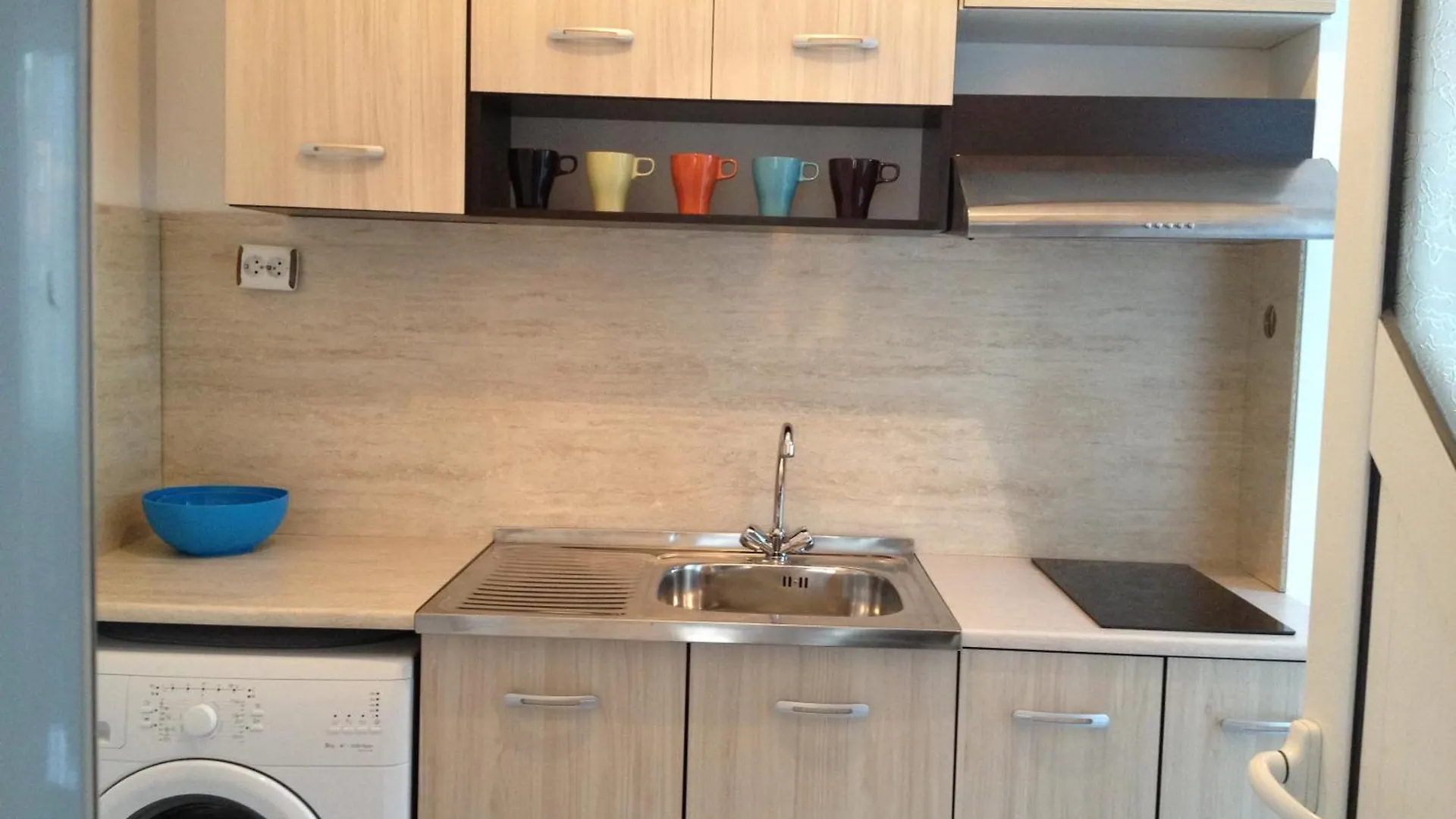 Tevi Apartments Warna
