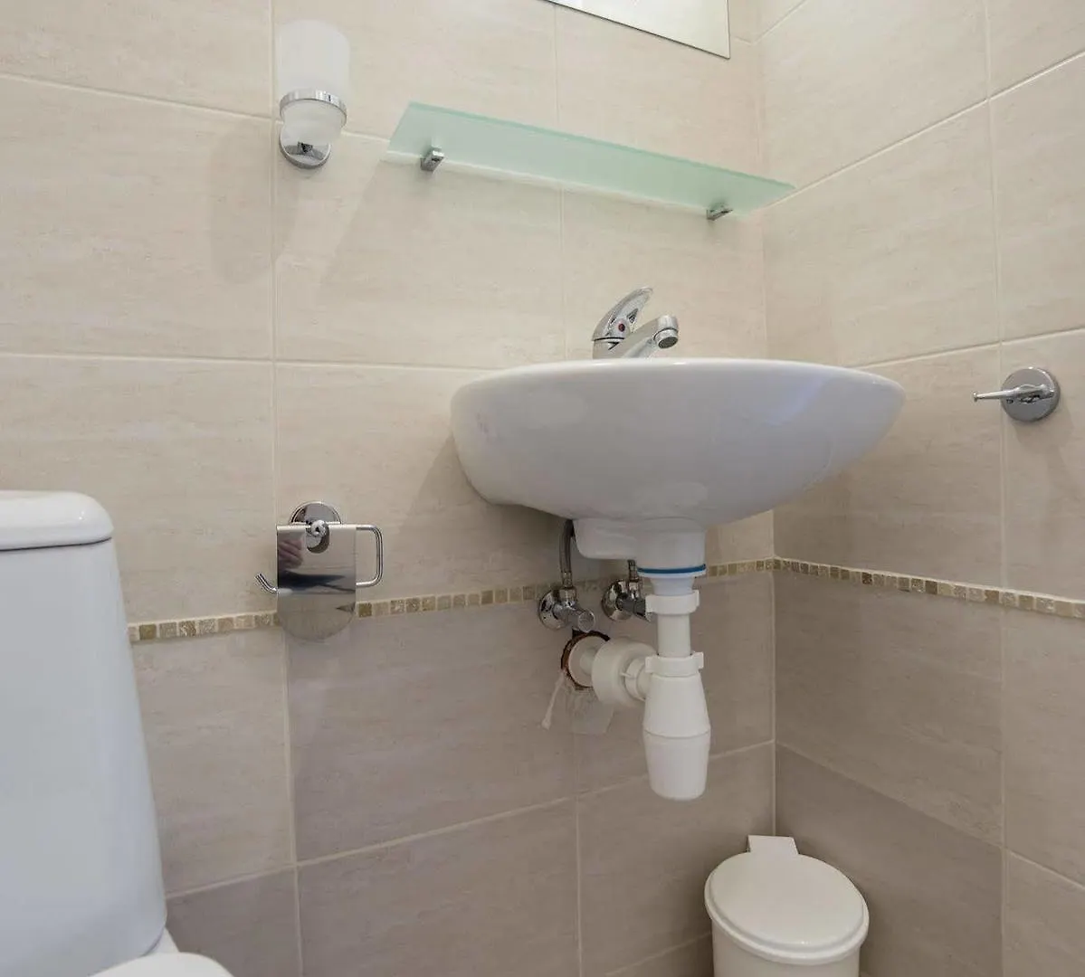 Tevi Apartments Warna