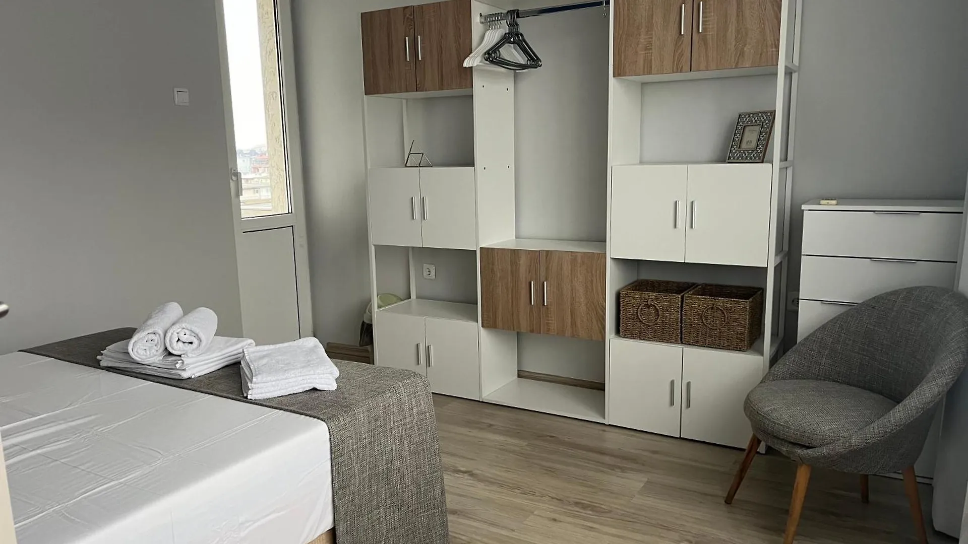 Tevi Apartments فارنا